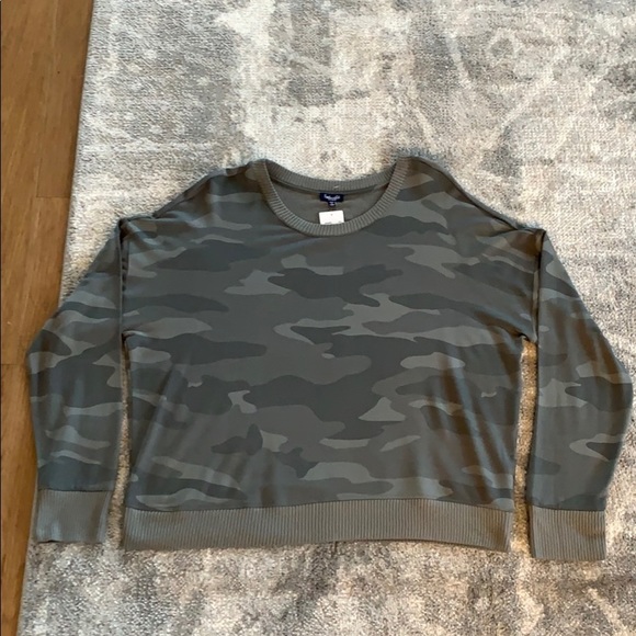 💕HP💕Splendid camo pullover shirt - Picture 4 of 10